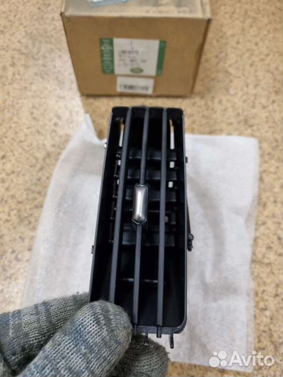 Вентиляционная решетка Freelander 2