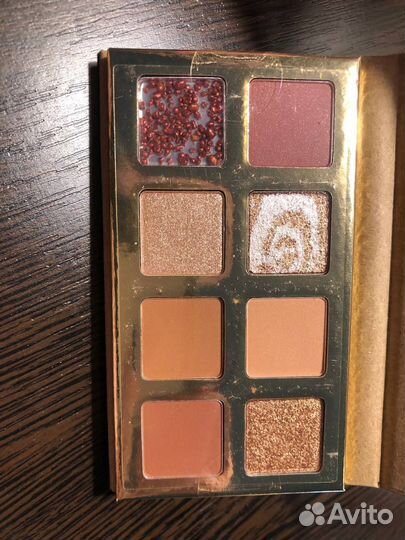 Палетка теней essence