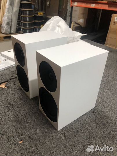 Полочная акустика System Audio SA Saxo 1 Satin Whi