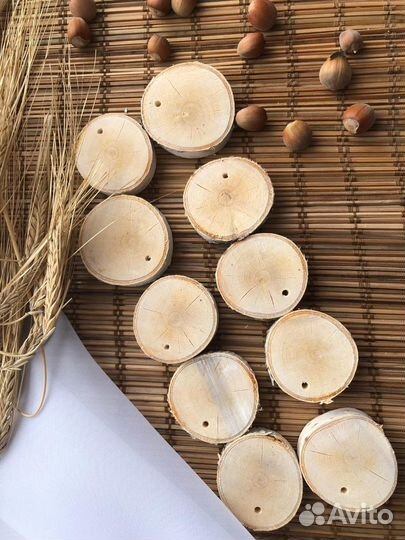Спилы дерева для декора с отверстием