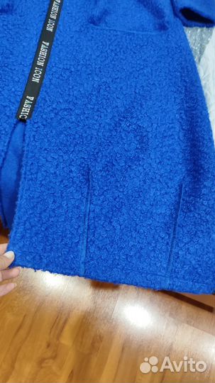 Пальто женское демисезонное синего цвета р.46-48