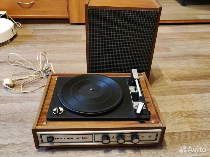 Проигрыватель винила Россия-323