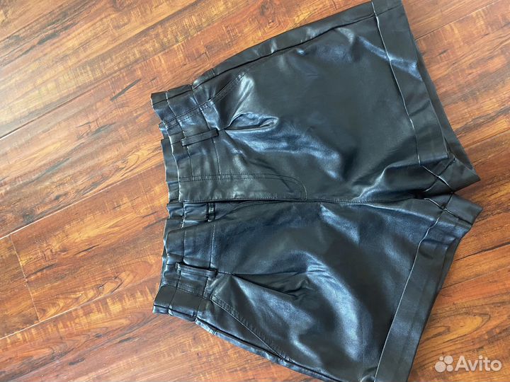 Кожаные шорты