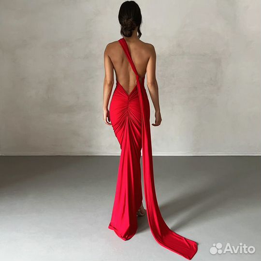 Вечернее женское платье