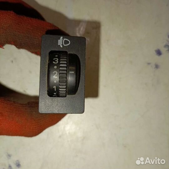 Кнопка корректора фар Toyota Corolla