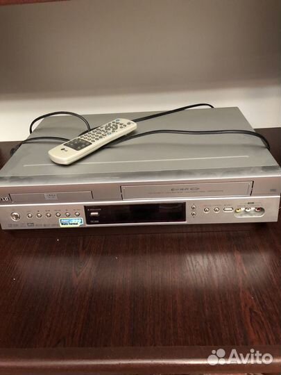 Проигрыватель DVD видеомагнитофон LG DS 368