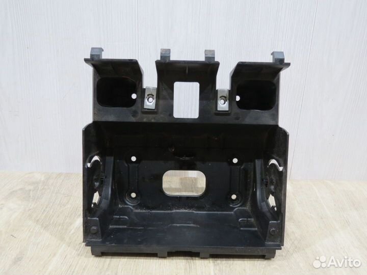 Кронштейн центральной консоли Jaguar XF