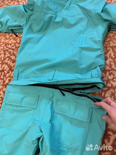 Зимний комбинезон для сноуборда