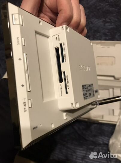 Цифровая фоторамка Sony