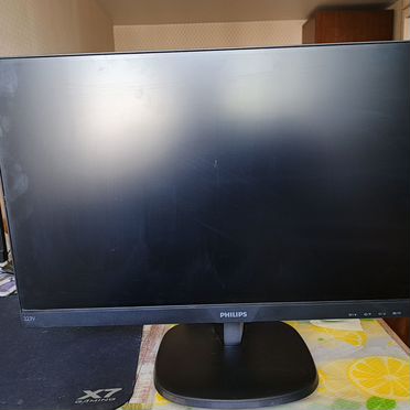 Монитор Philips 223V7Q