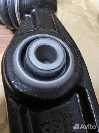 Рычаг передний поперечный F85 левый / правый