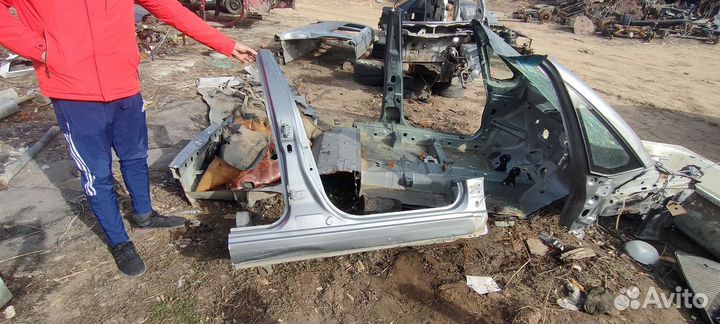 Suzuki сх4 правая стойка с порогом