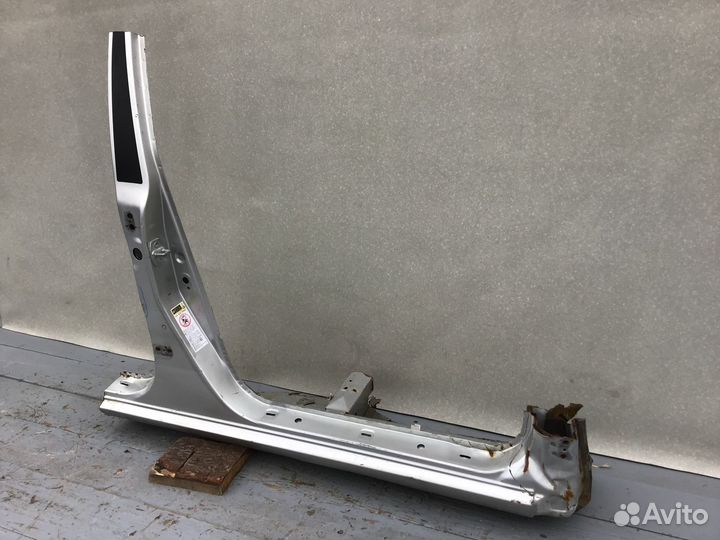 Порог со стойкой правый Toyota Corolla E12 2001-20