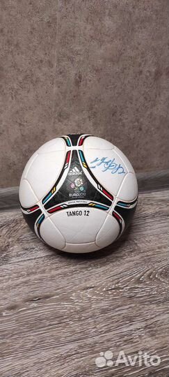 Футбольный мяч Adidas Tango 12 с автографом