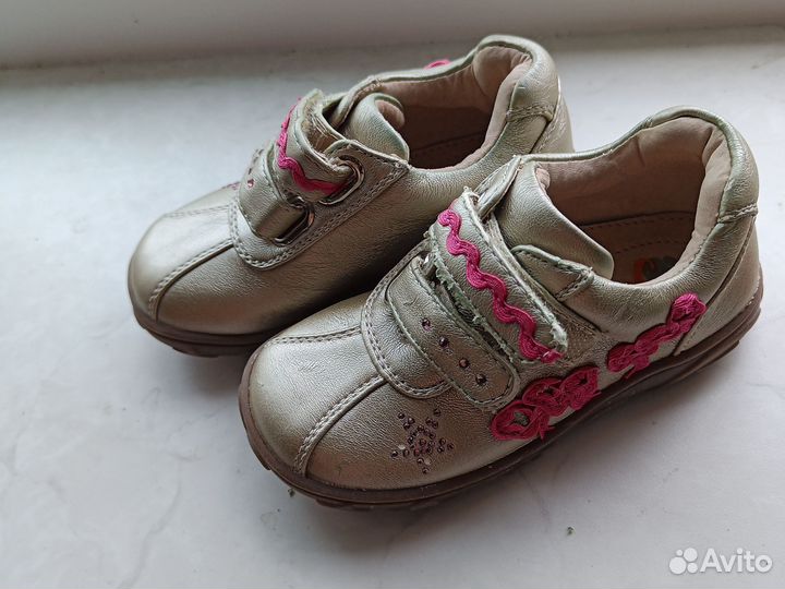 Кроссовки детские