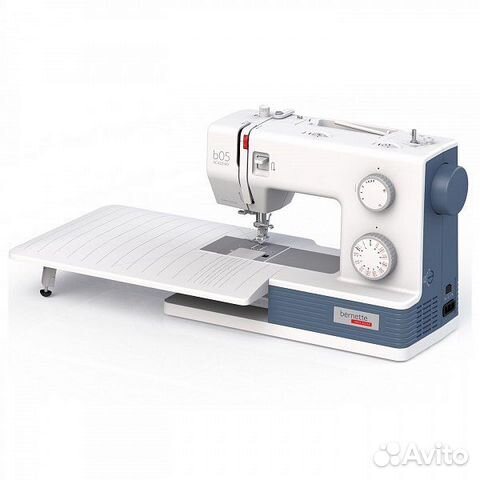 Швейная машина Bernette b05 academy