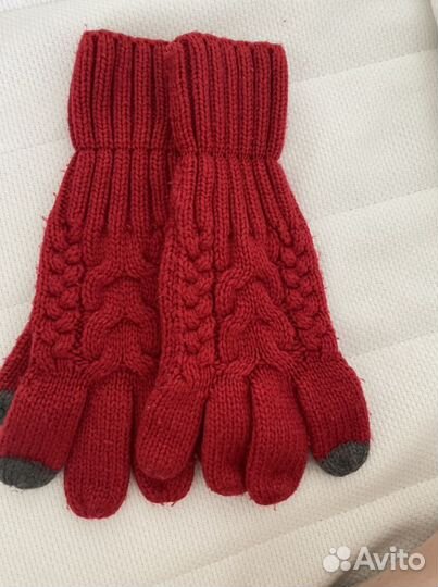 Комплект шапка перчатки и снуд