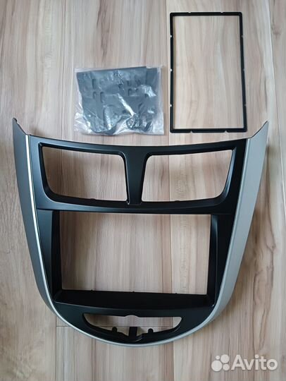 Накладка на панель приборов Hyundai Solaris