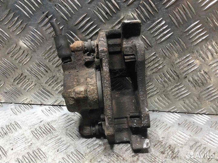 Суппорт передний правый Mercedes A-klasse 668940 668940