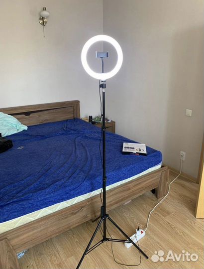 Кольцевая лампа 26 см со штативом
