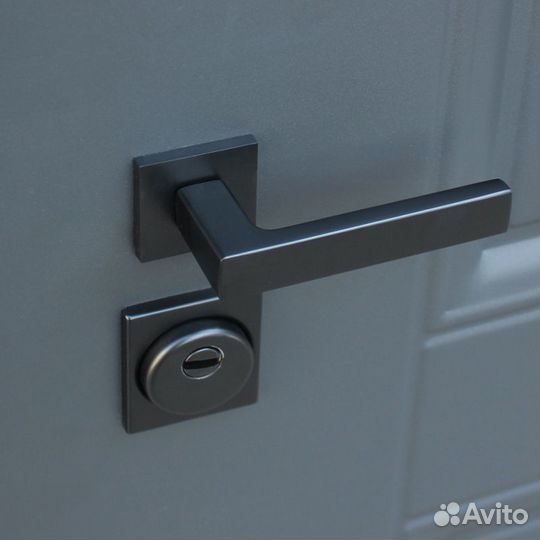 Входная дверь 