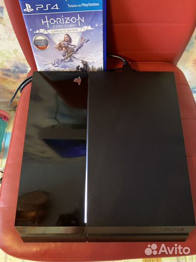 PS 4 Ps plus Extra 2 джойстика 35 игр