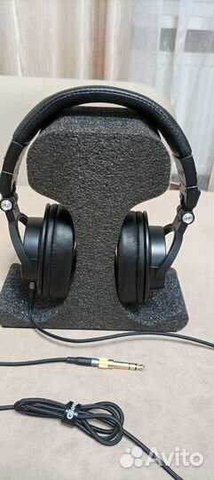 Наушники Audio-technica ATH-M50s