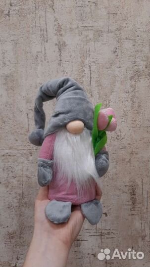 Игрушка гном