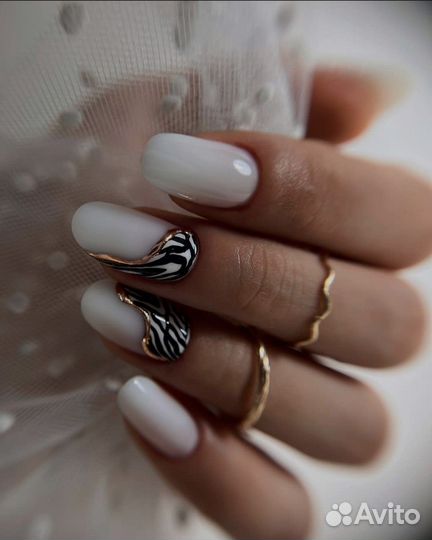 Модель на наращивание ногтей