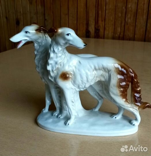 Фарфоровая статуэтка