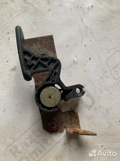 Кнопка открытия багажника Volkswagen Passat B3