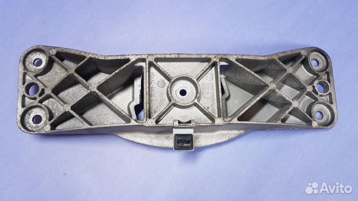 Кронштейн кпп BMW 5-серия E60/E61