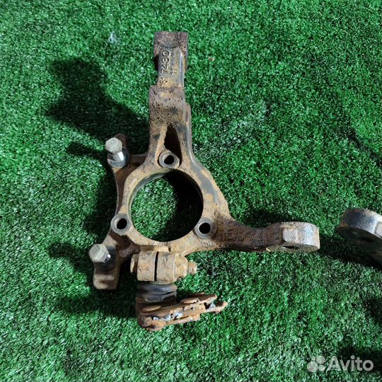 Поворотный кулак для opel astra h 2010