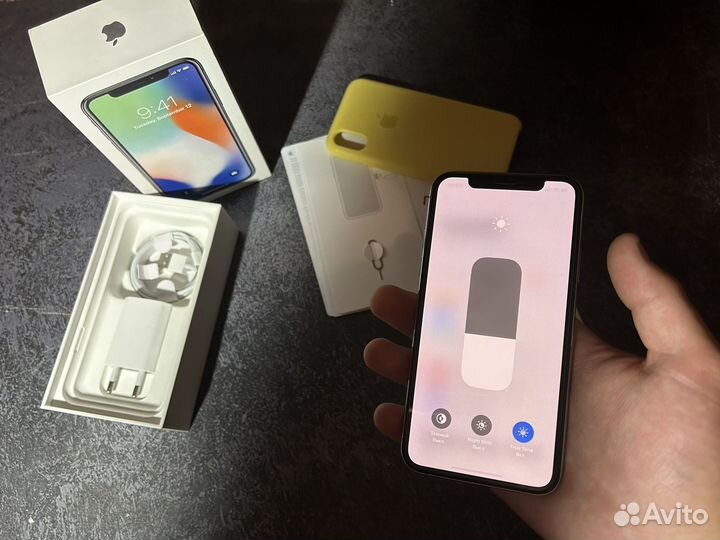 iPhone X, 64 ГБ