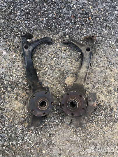 Кулак поворотный Audi A4 A6 Passat