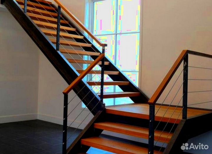 Лестница прямая на металлокаркасе