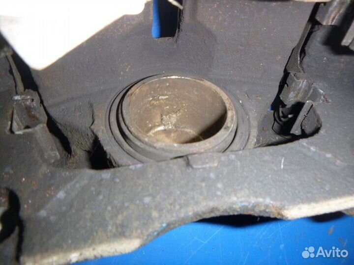 Суппорт передний правый nissan X-trail (T32) 2014