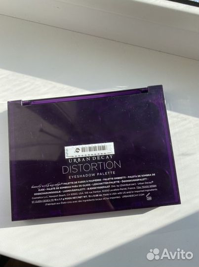 Палетка теней от Urban Decay Distortion