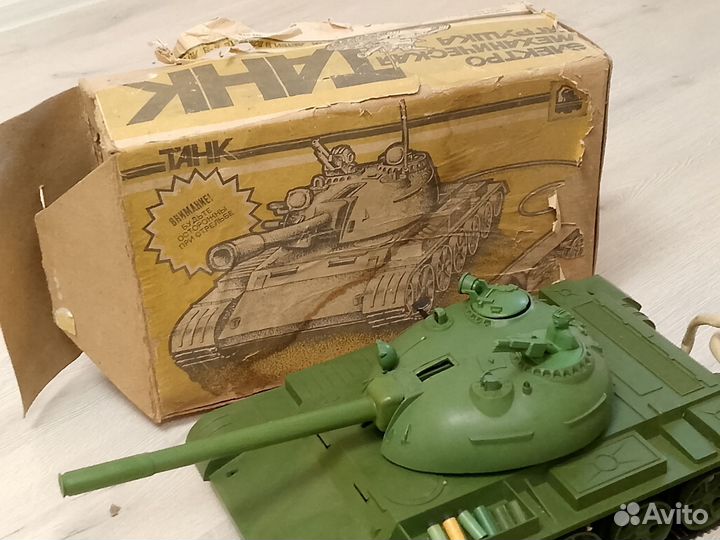 Игрушка танк СССР