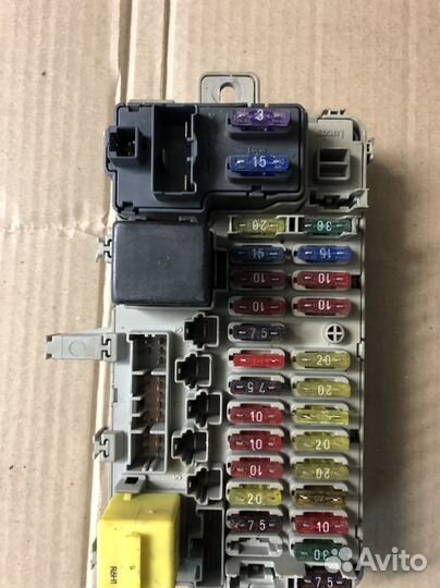 Блок предохранителей салонный Rover 400