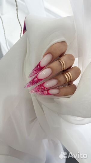 Модель на наращивание ногтей (маникюр)