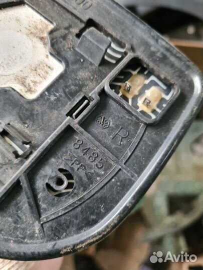 Зеркальный элемент правый Toyota Corolla E150 1.6