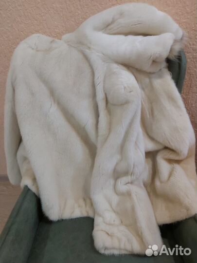 Норковый полушубок с капюшоном