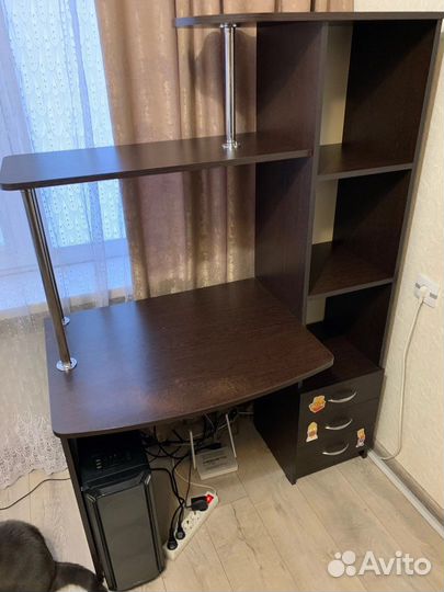 Компьютерный стол