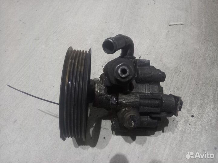 Насос гидроусилителя руля (гур ) Toyota Corolla