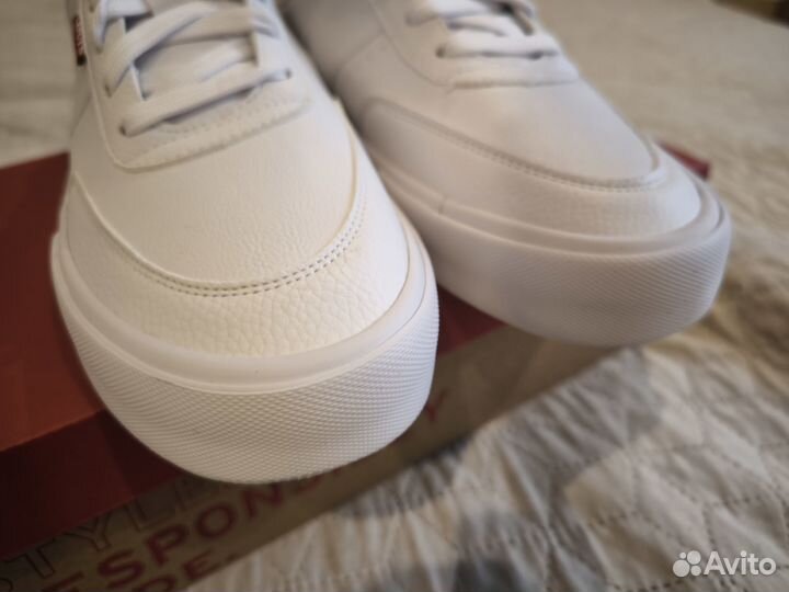 Сникерсы кроссовки Levi's