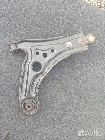 Рычаг передний Chevrolet Aveo T200/T250