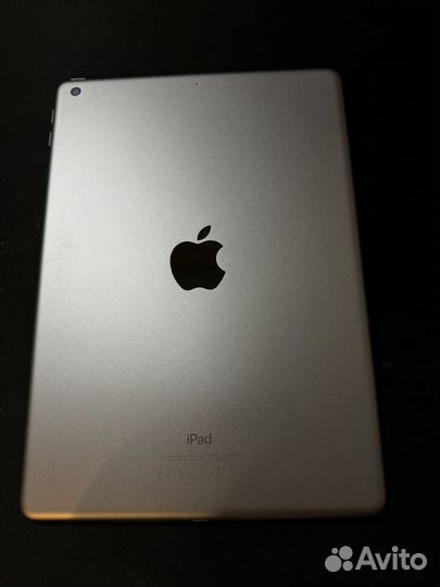 Apple iPad 5-го поколения 128Gb Wi-Fi