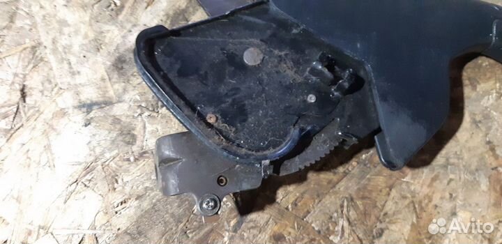 Рычаг стояночного тормоза Lexus LX470 (J100) II (1