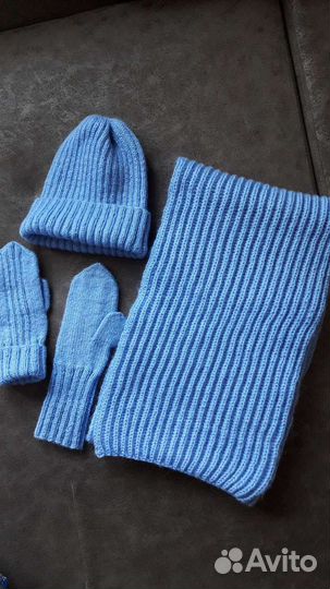 Комплект шапка, шарф и варежки